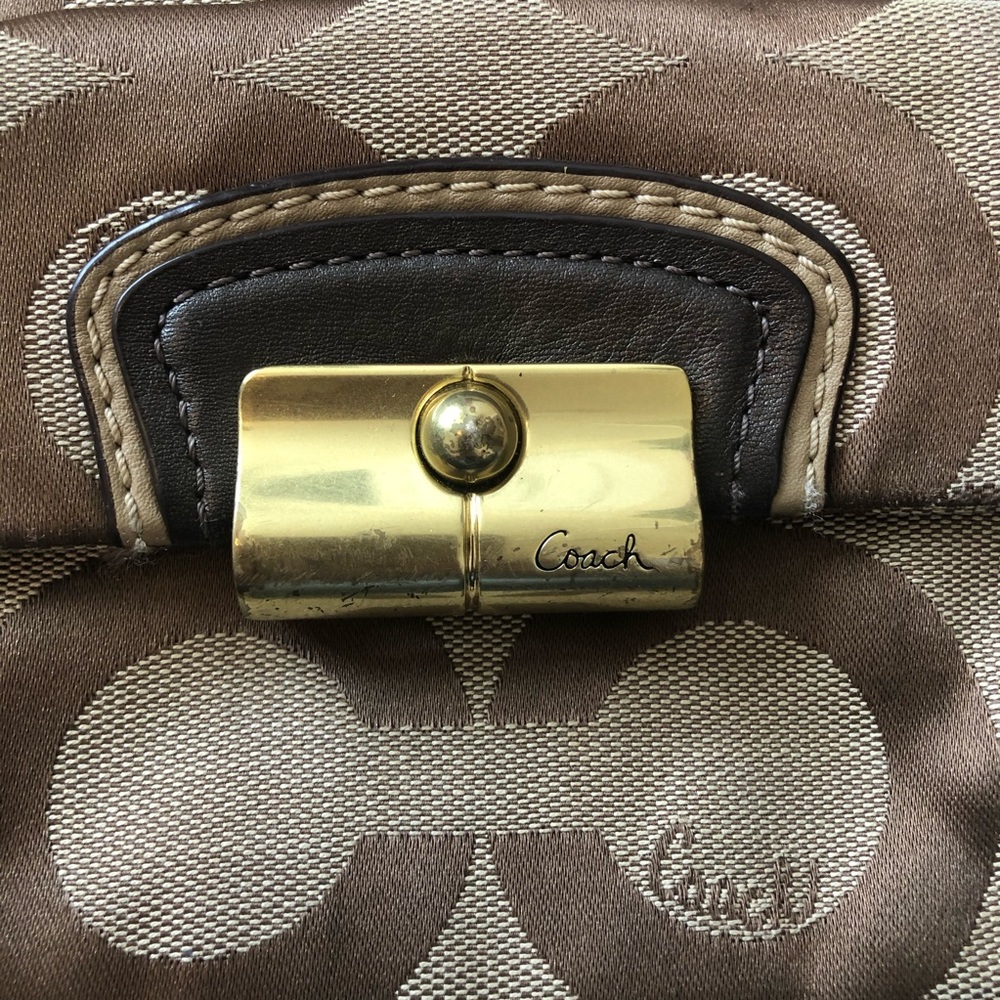 coach !!!!! - Picture 2 of 6